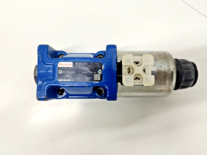 Rexroth 5-4WE 10 EB50/EG24N9K4/M Directional Control Valve MNR: R901339865 #2