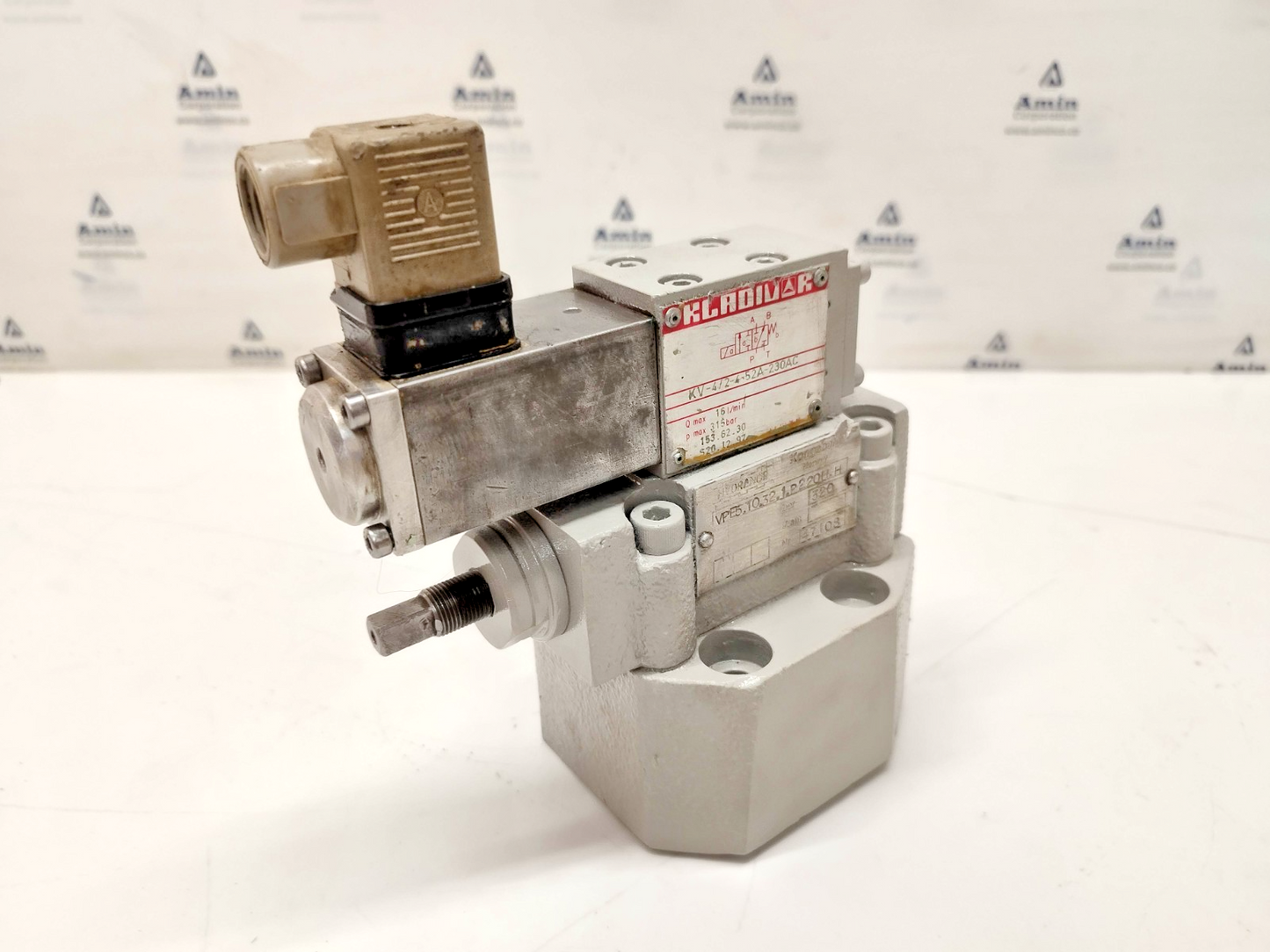 Hydranor VPE5.10.32.1.P220U.H with KV-4/2-4-52A-230AC Directional control valve