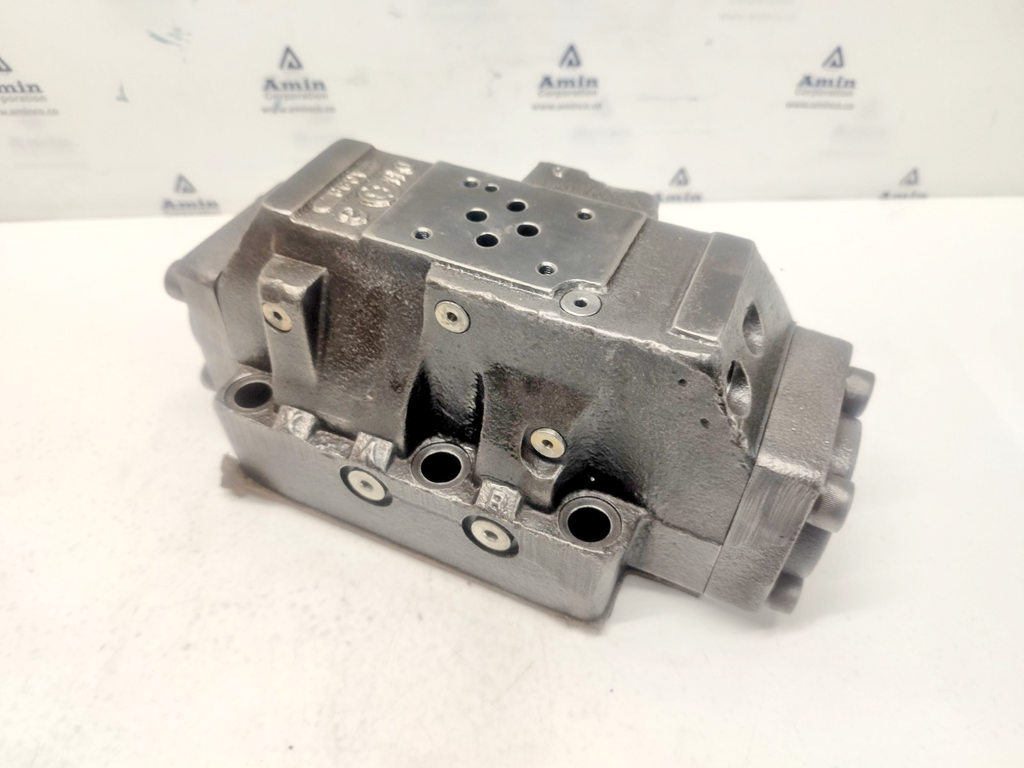 Vickers DG5S-8-2C-T-M-X1-ER4-30 Directional control Valve - NEW #2