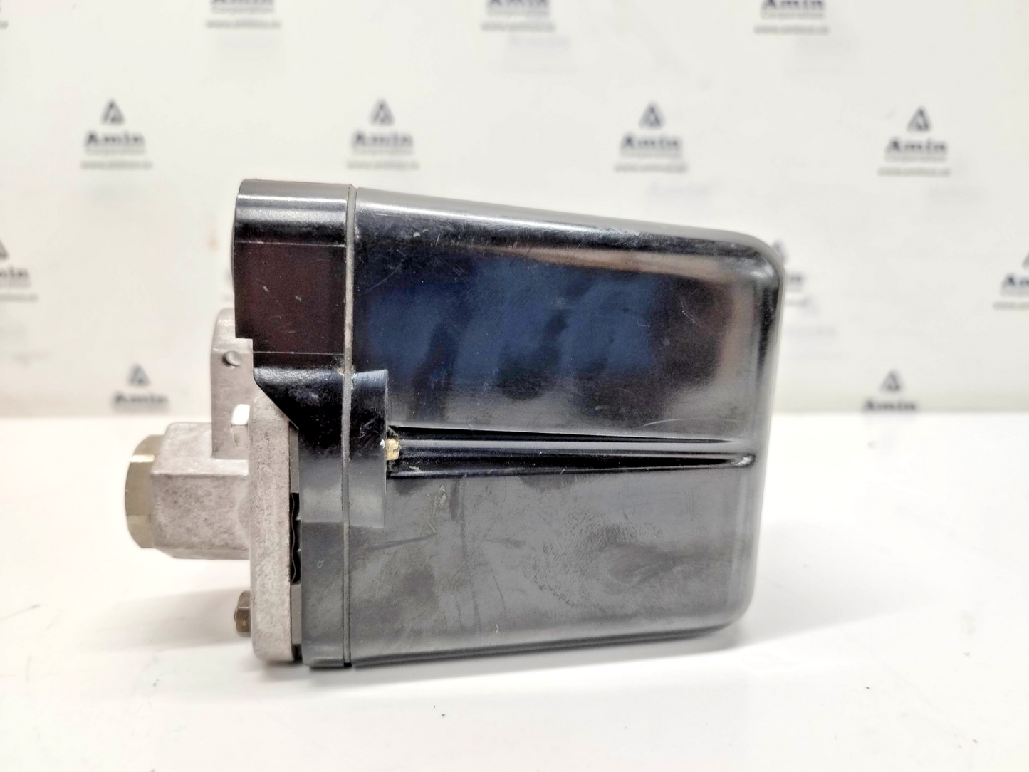 Condor MDR53/8 Pressure Switch AC-15, 4A, 250V, 5-8 bar - NEW