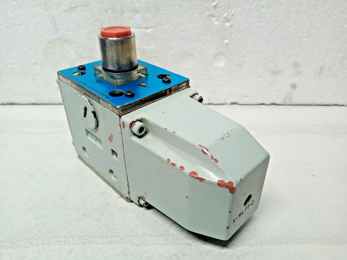 Kawasaki Rexroth 4WE10D-10L0/LW100NDL-B04 Solenoid Valve - NEW