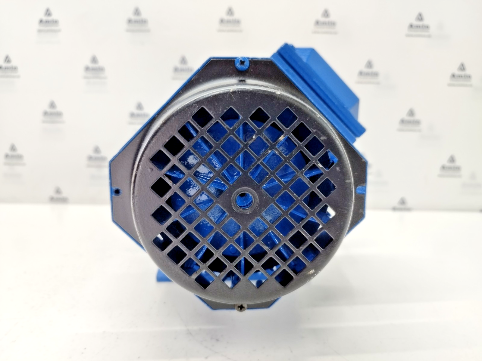 f0a341fa-0c6d-4e1f-90db-a78bbcc63a0d