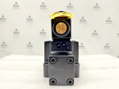 Vickers by Danfoss DG5V-7-8C-VM-U-B6-50 with DG4V-3-6C-VM-U-B6-60 Valve - NEW