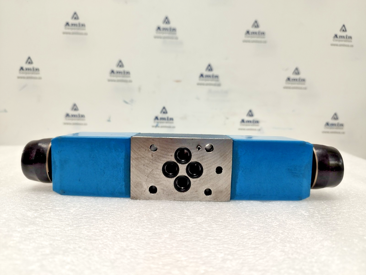 Eaton Vickers DG4V 3S 6C H M U DJ5 60 Directional Control valve - NEW