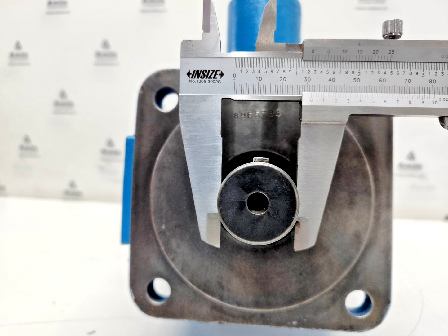 Vickers VVA40FP-C-CWW20 Hydraulic Vane Pump 43cm3/rev. - Refurbished & Tested
