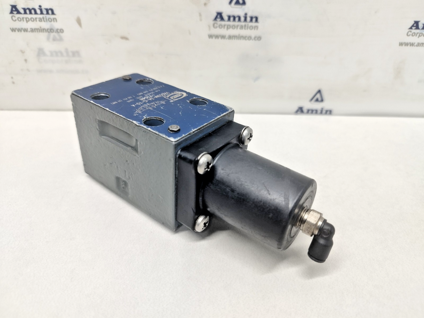 Continental Hydraulics VAD03M-3A-G-10-A-Y1048 Directional Control Valve