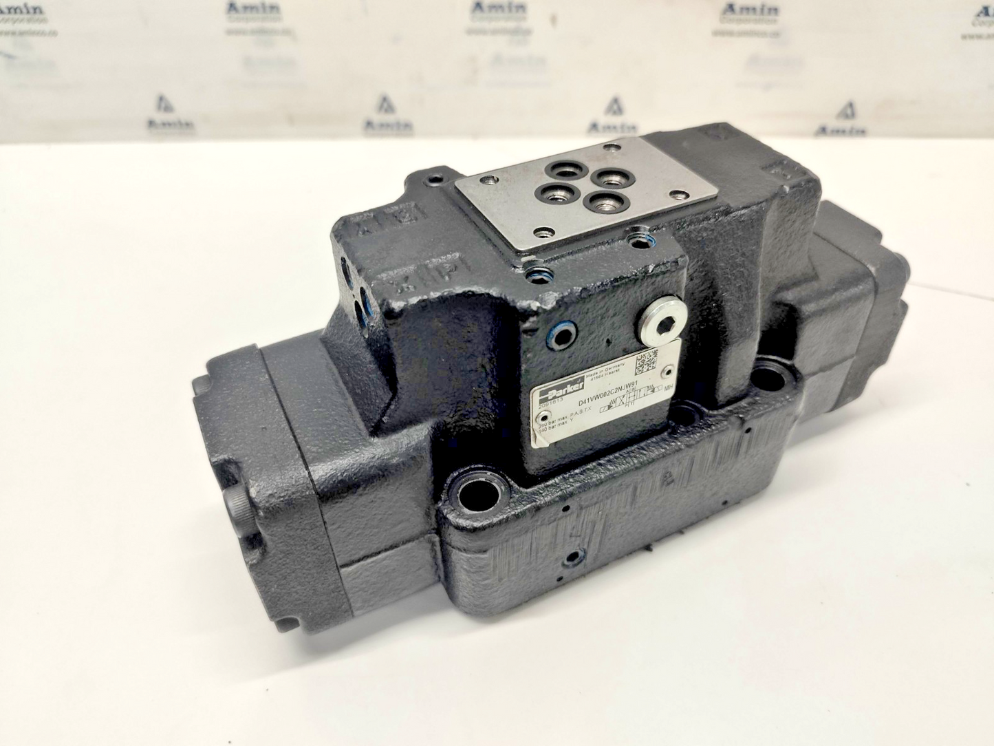 Parker D41VW002C2NJW91  Directional Control Valve - NEW