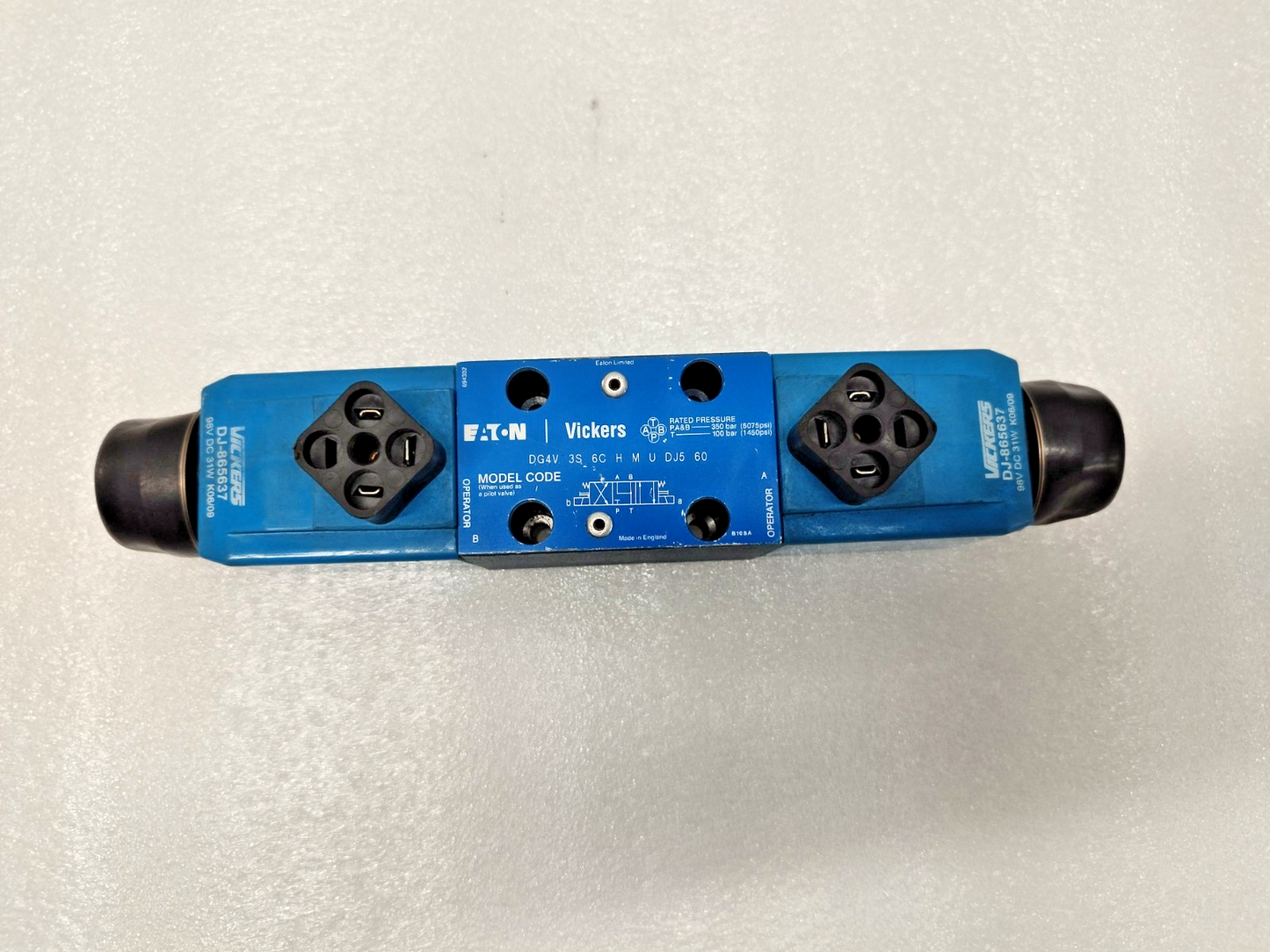 Eaton Vickers DG4V 3S 6C H M U DJ5 60 Directional Control valve - NEW