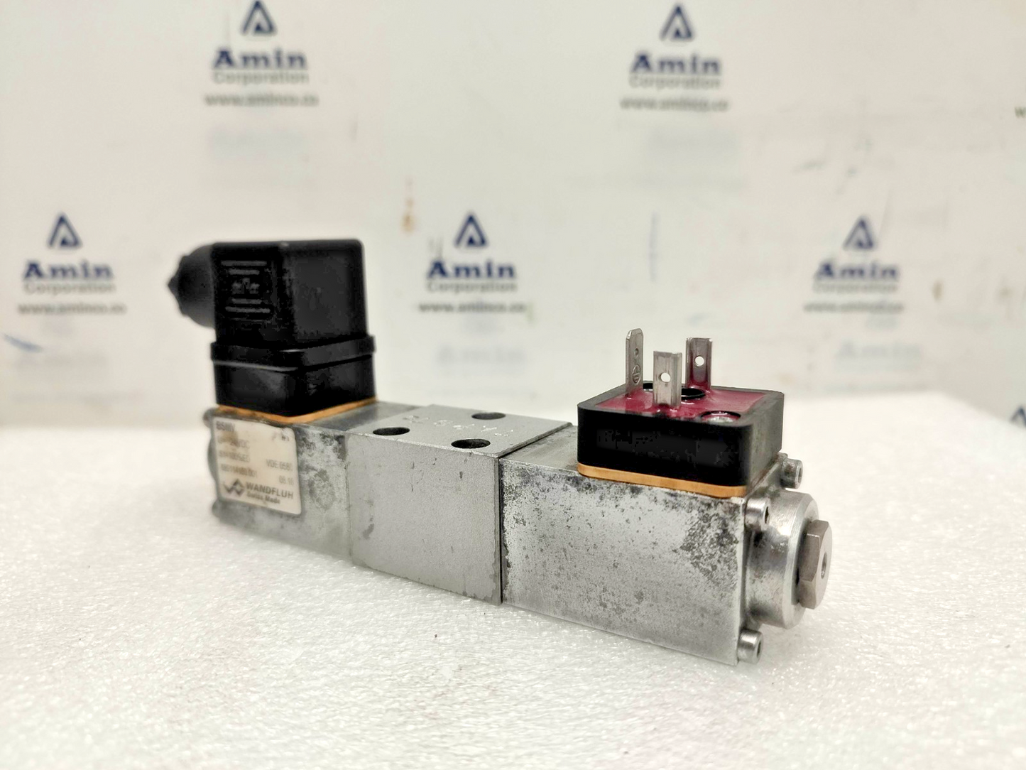 Wandfluh BS4J30-XX-S1533 Solenoid Valve 250bar max, 24VDC #2