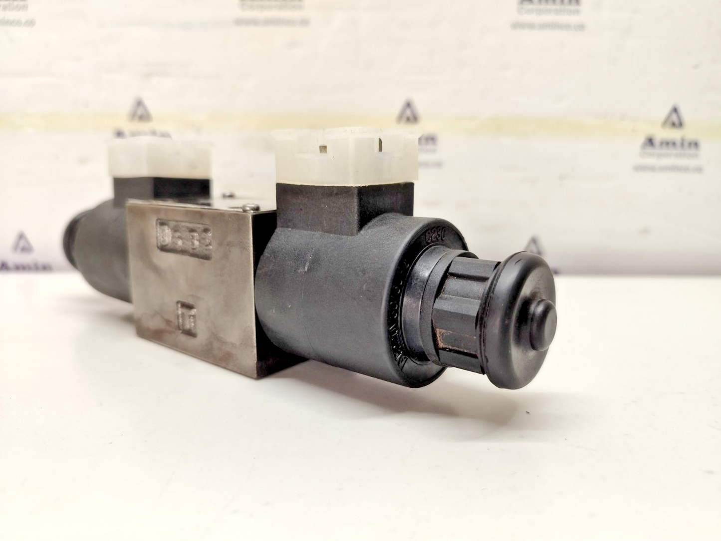Damcos SA-G01-E3X-C230-31ES Directional control valve #2