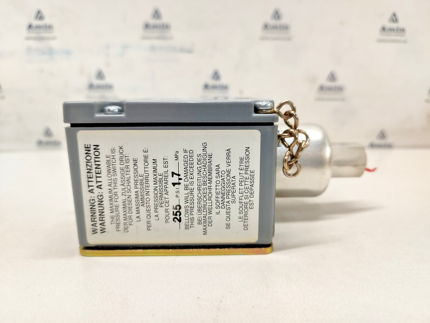 SQUARE D Class: 9012 ACW-8 Form: M12 Ser.: C Pressure Switch - NEW