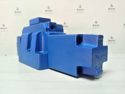 Rexroth 4WRH 25 W6-220-70 M Proportional Directional valve R900964592 - NEW