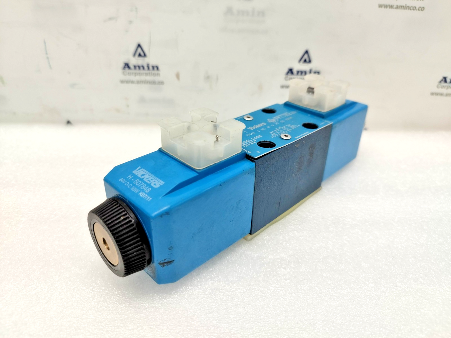 Eaton Vickers DG4V-3-6C-M-U-H7-60 EN38 Directional Control Valve - NEW