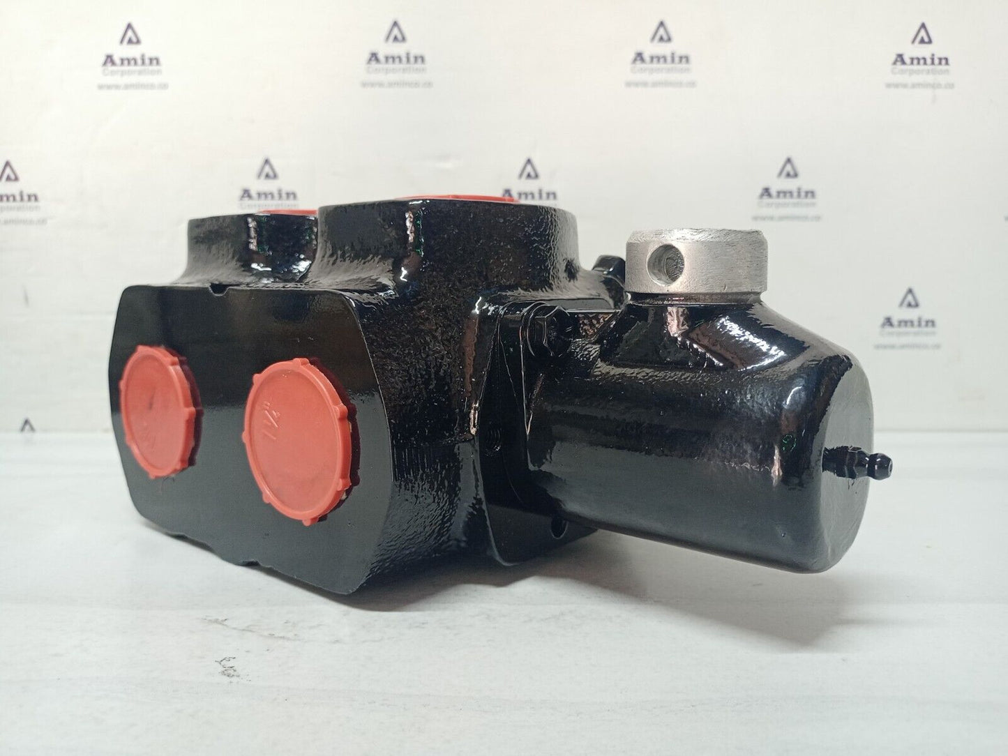 TTS item No. 18732 Hydraulic Directional Control Valve