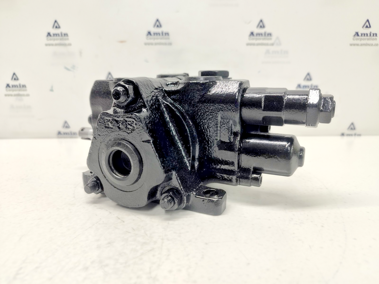 Kyb Kayaba 21010-30407 Hydraulic control valve - NEW