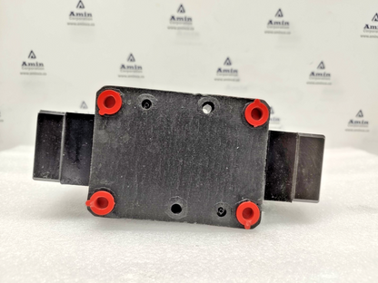 Vickers by Danfoss DG5V-7-8C-VM-U-B6-50 with DG4V-3-6C-VM-U-B6-60 Valve - NEW