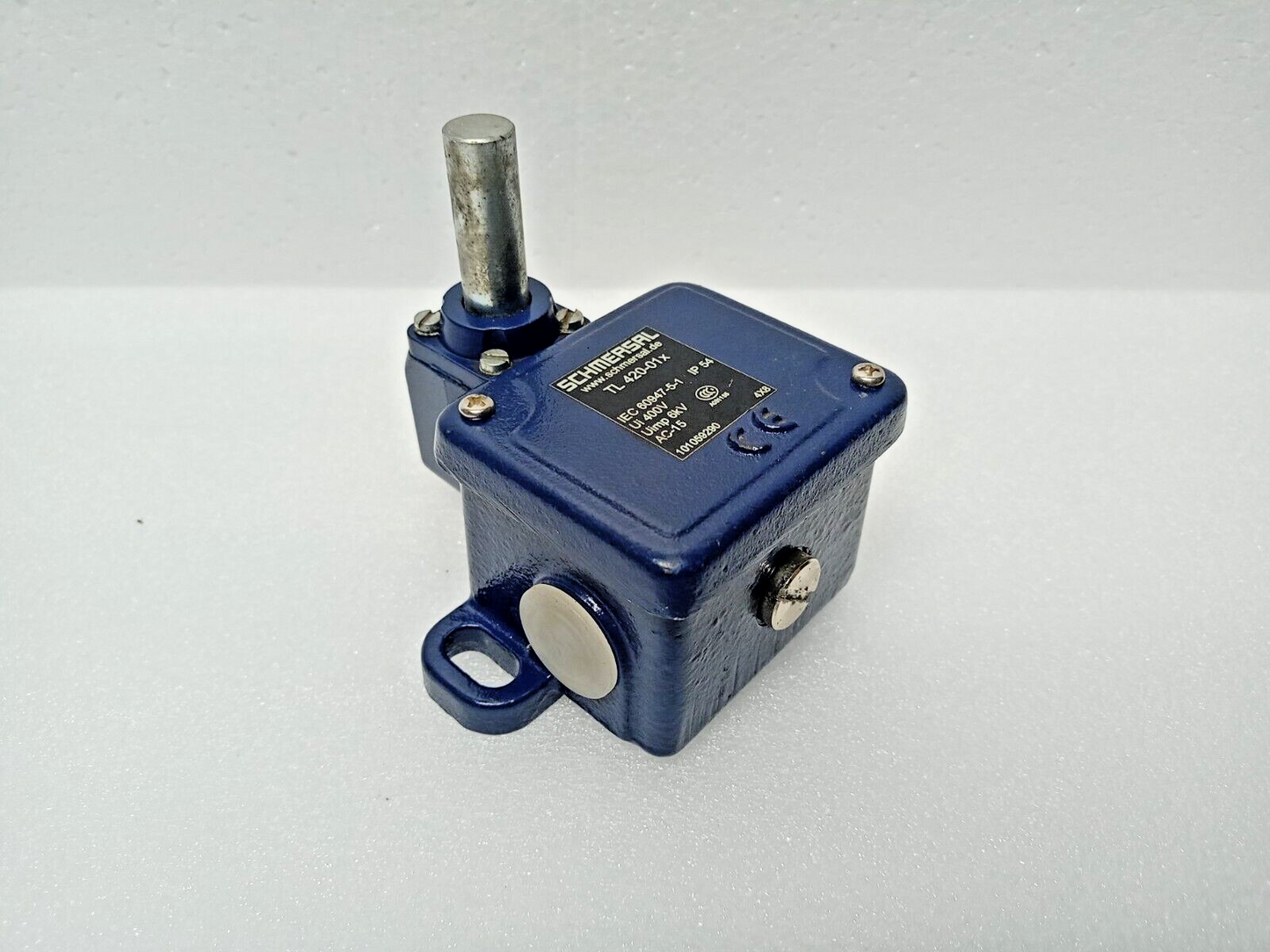 SCHMERSAL TL420-01X, AC-15, Ui 400V, Uimp 6kV Limit Switch - NEW