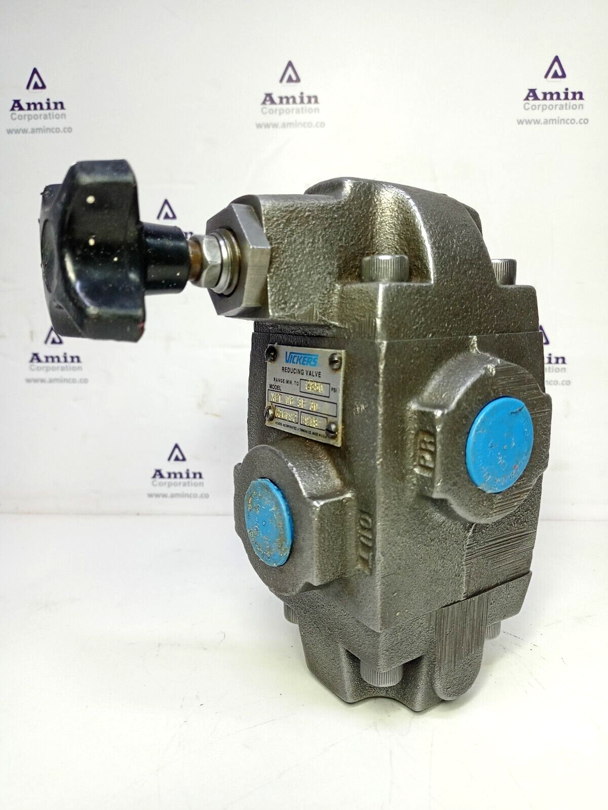 Vickers XCT-06-3F-30 Pressure Reducing Valve 2850 PSI Max. - NEW (Free fastship)