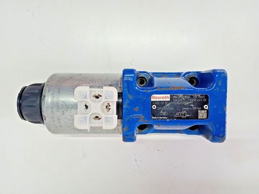 Rexroth 4WE 10 D50/EG24N9K4/M Directional spool valve 4WE10D50/EG24N9K4/M