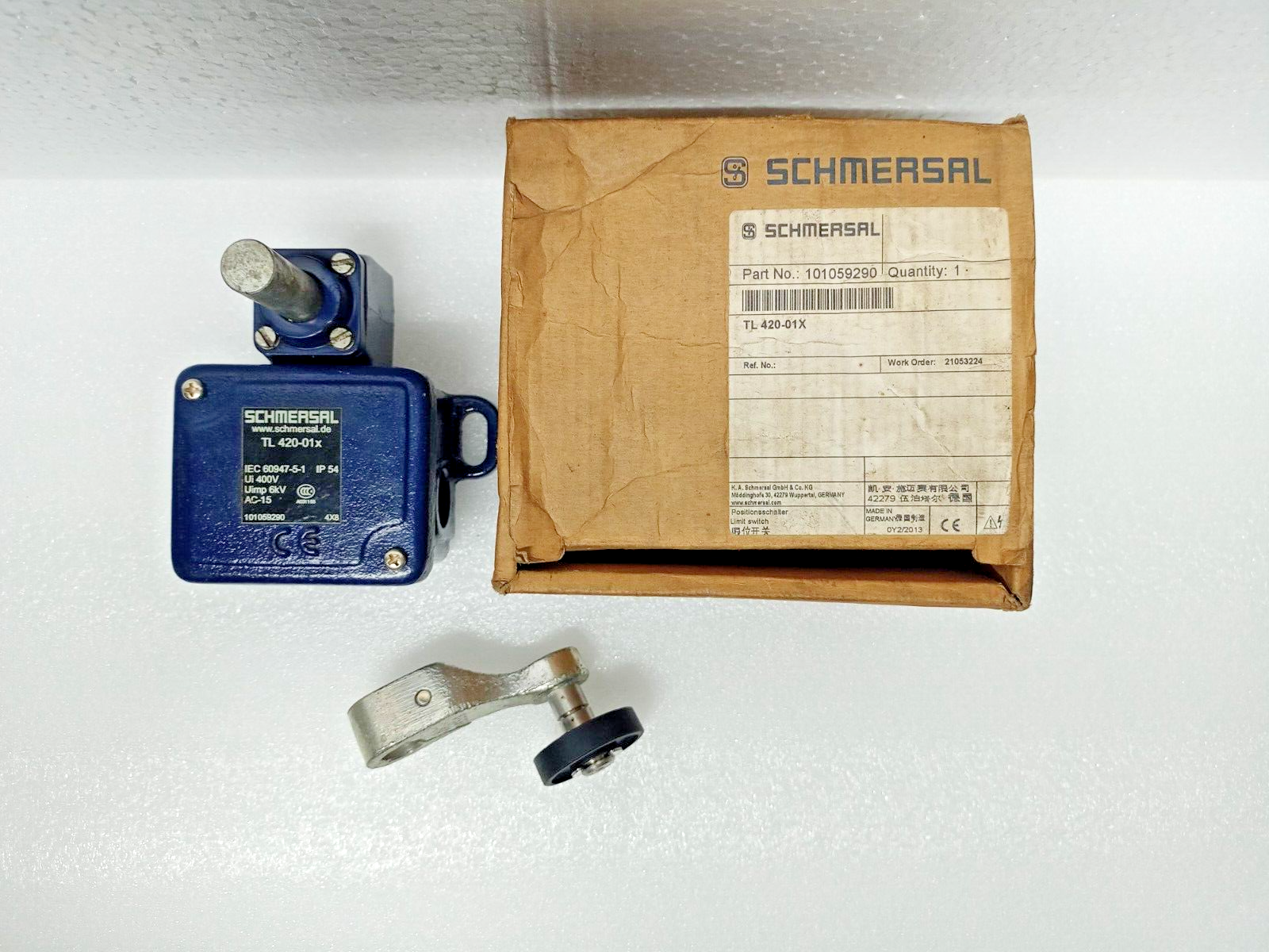 SCHMERSAL TL420-01X, AC-15, Ui 400V, Uimp 6kV Limit Switch - NEW