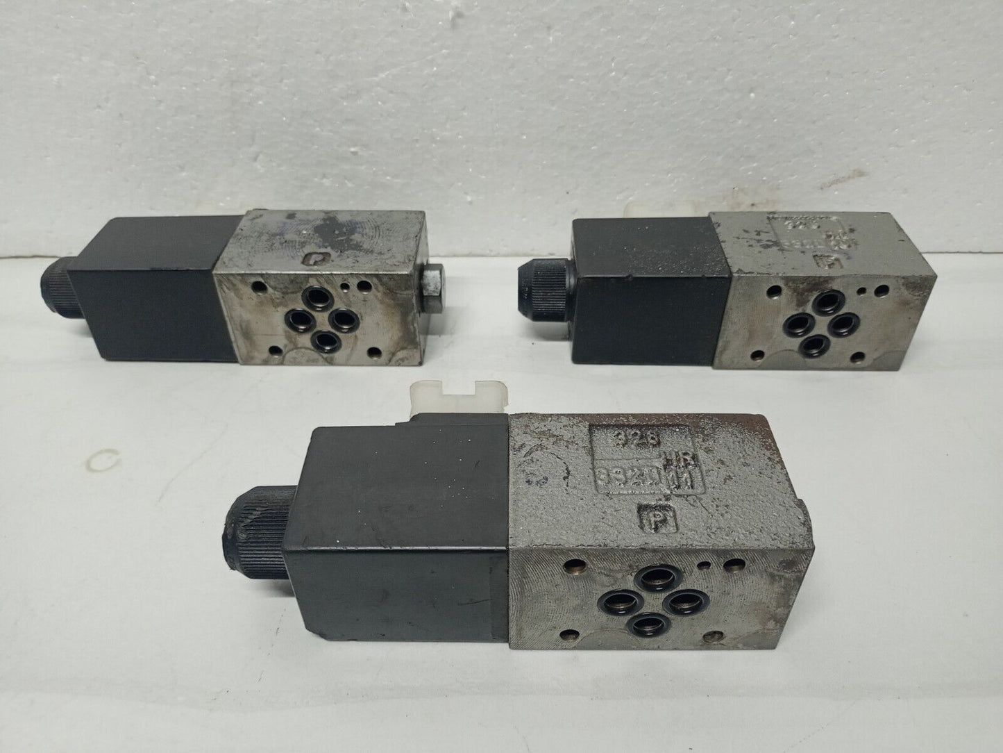 Parker D1VW20BNJW75 Solenoid Directional control valve