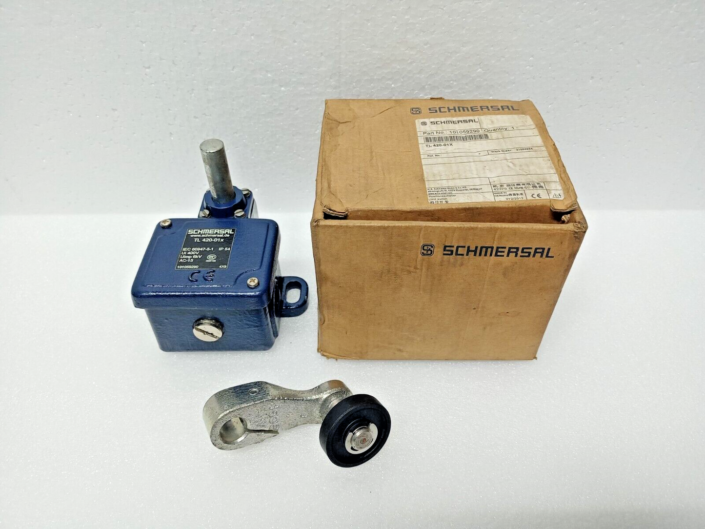 SCHMERSAL TL420-01X, AC-15, Ui 400V, Uimp 6kV Limit Switch - NEW