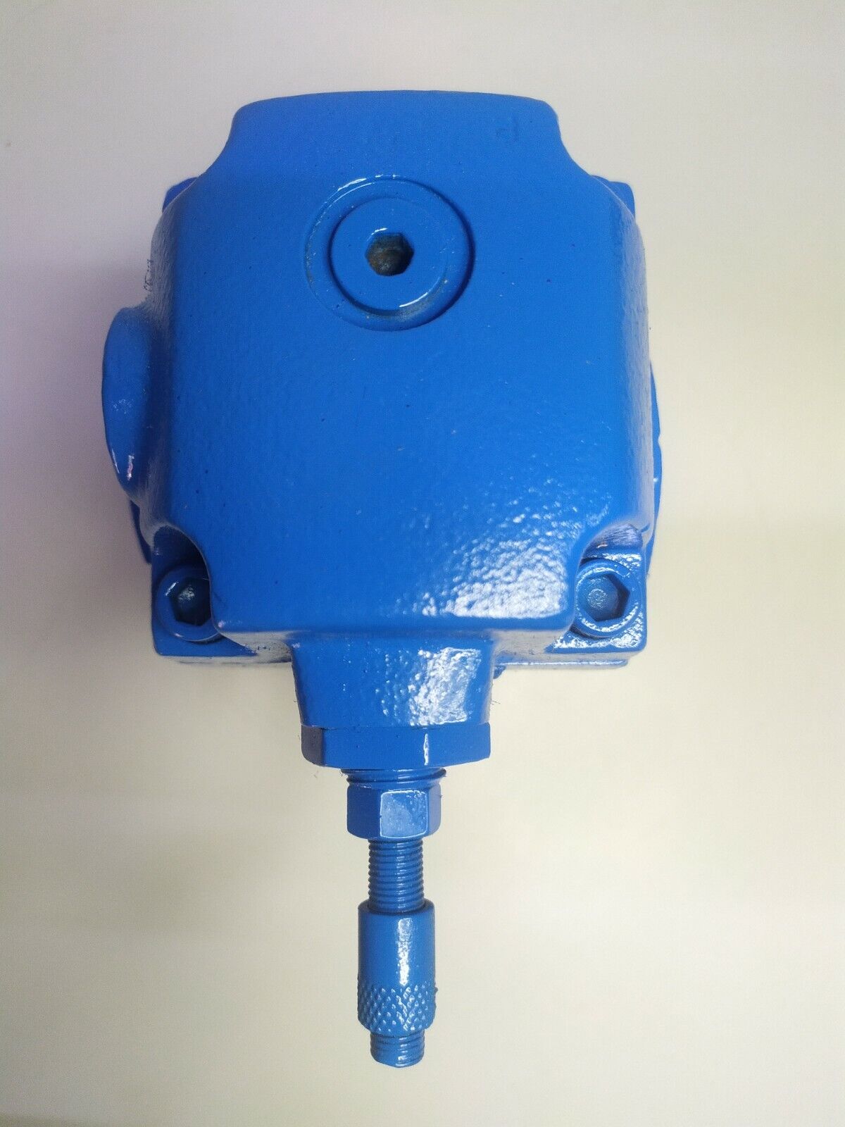 XS 10 3F 30 Vickers Pressure reducing valve 2850 PSI MAX.