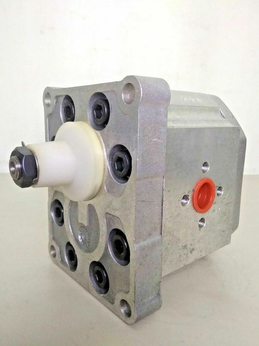 Sundstrand SNP3/22 D C001 Hydraulic Gear Pump - NEW