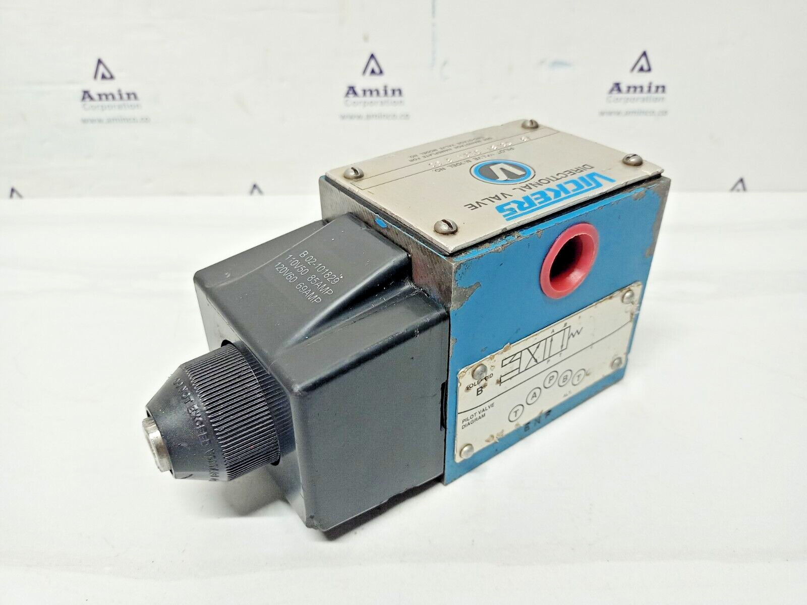 Vickers F3-DG4S4-012A-B-60 Directional control Pilot valve