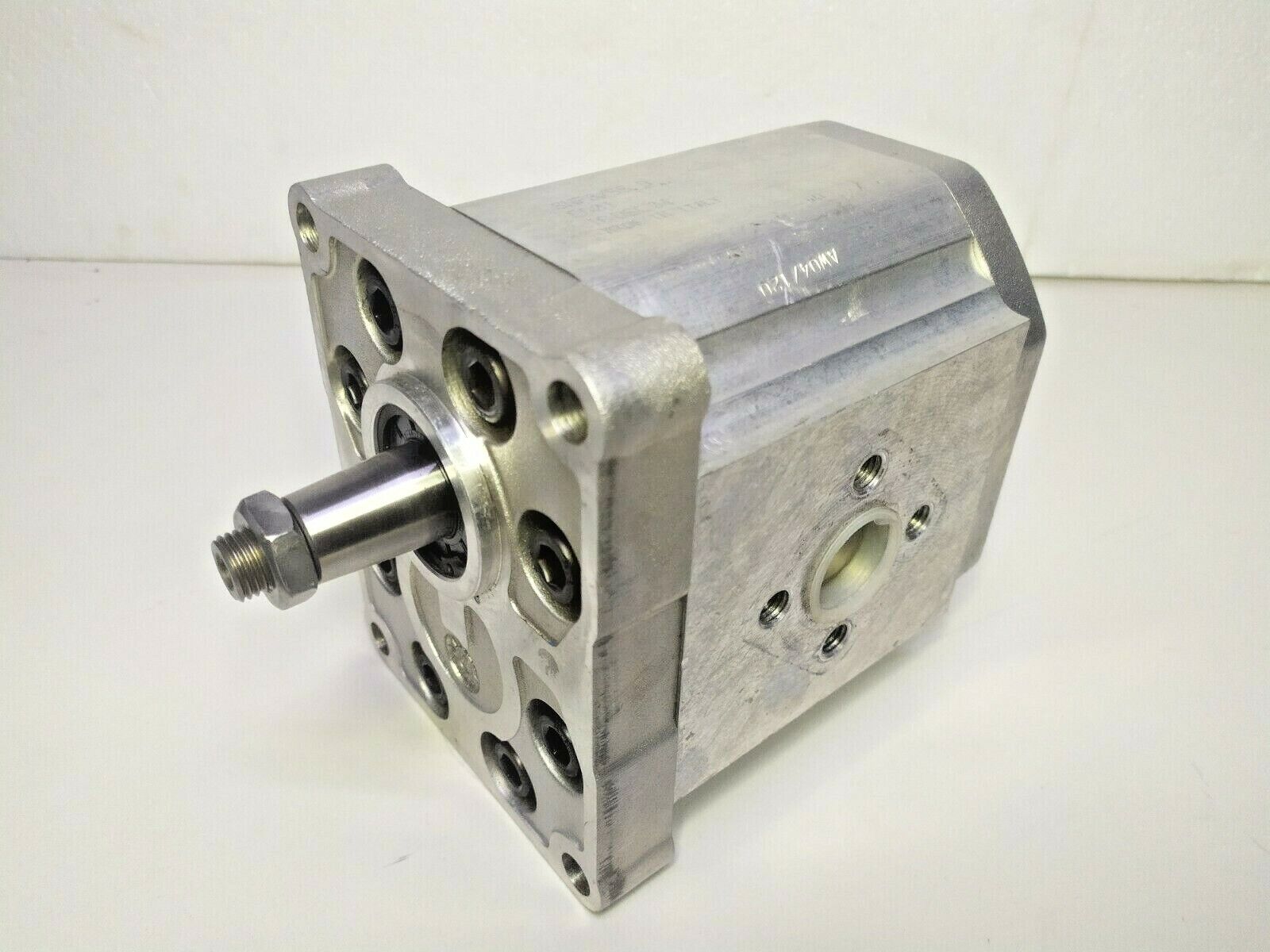 Sundstrand SNP3/55D C001 Hydraulic Gear Pump