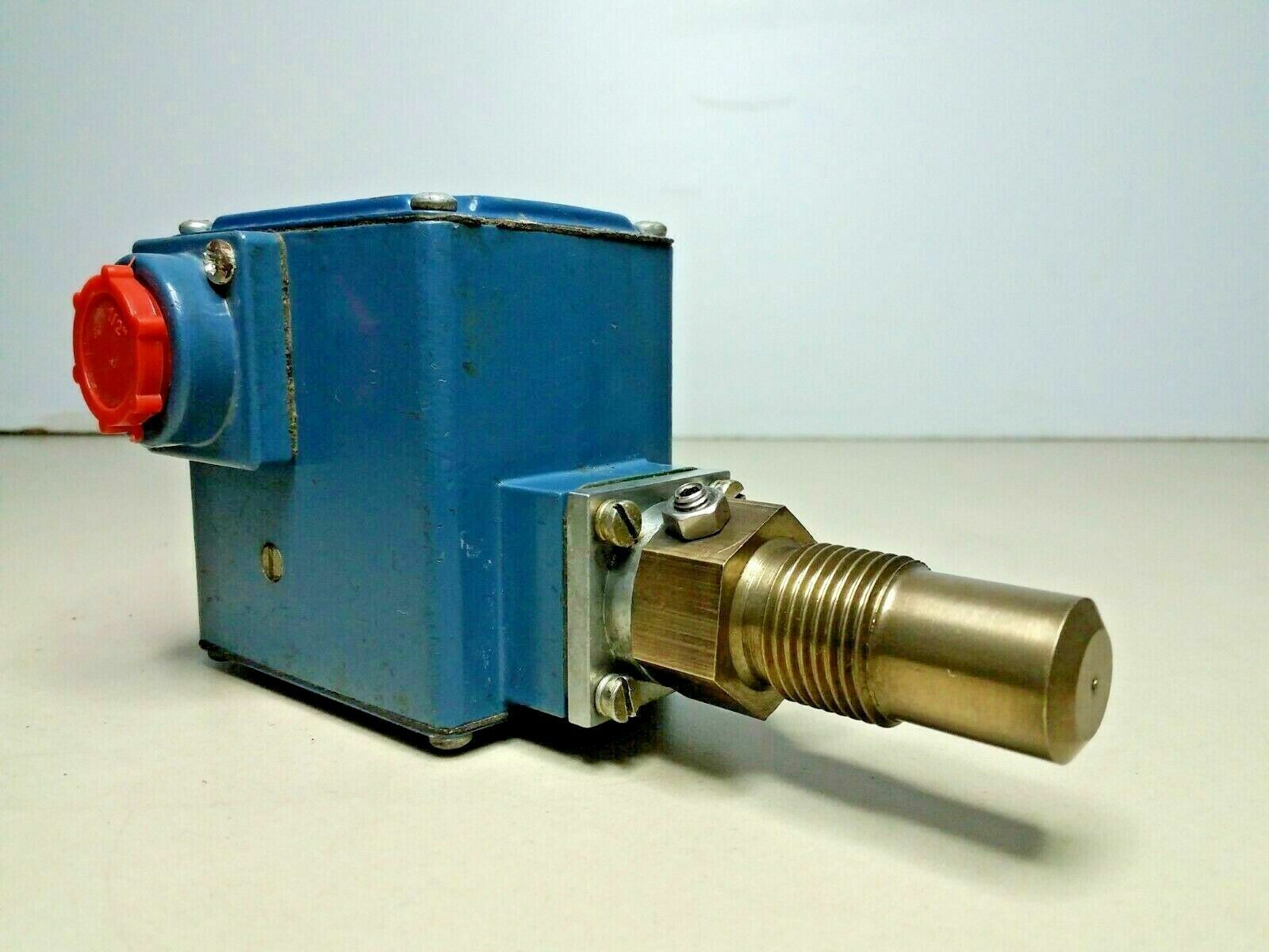 Amot Controls 4140EK1E00EE3-EE Range: 66-87 Deg. C