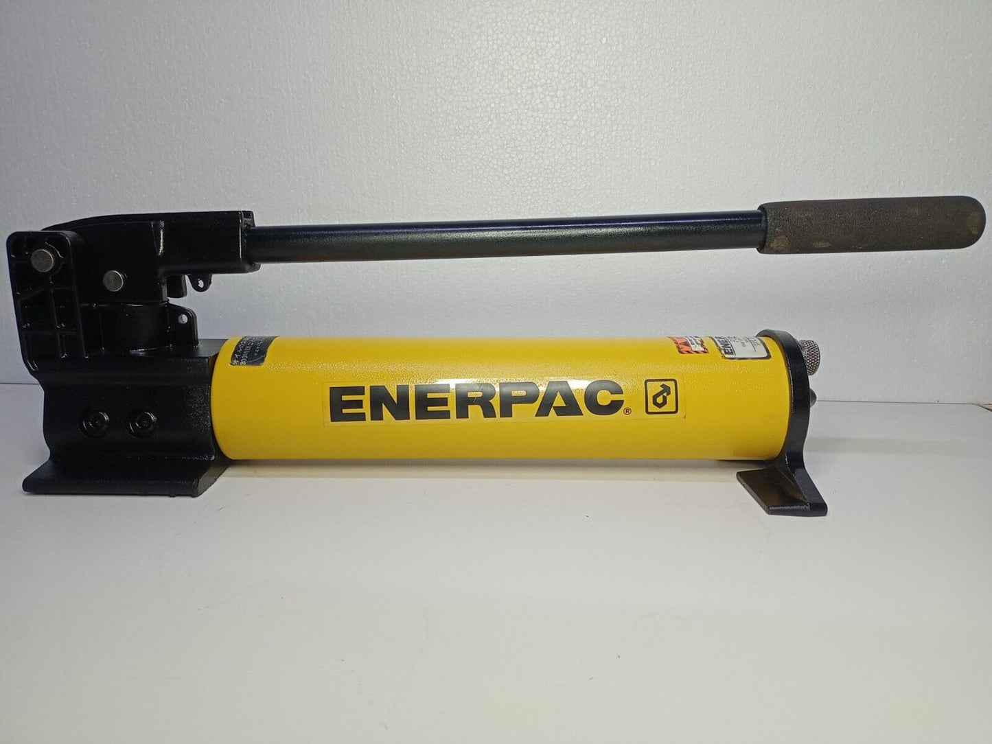 Enerpac P392 AL 2-speed hand pump - Refurbished and Tested