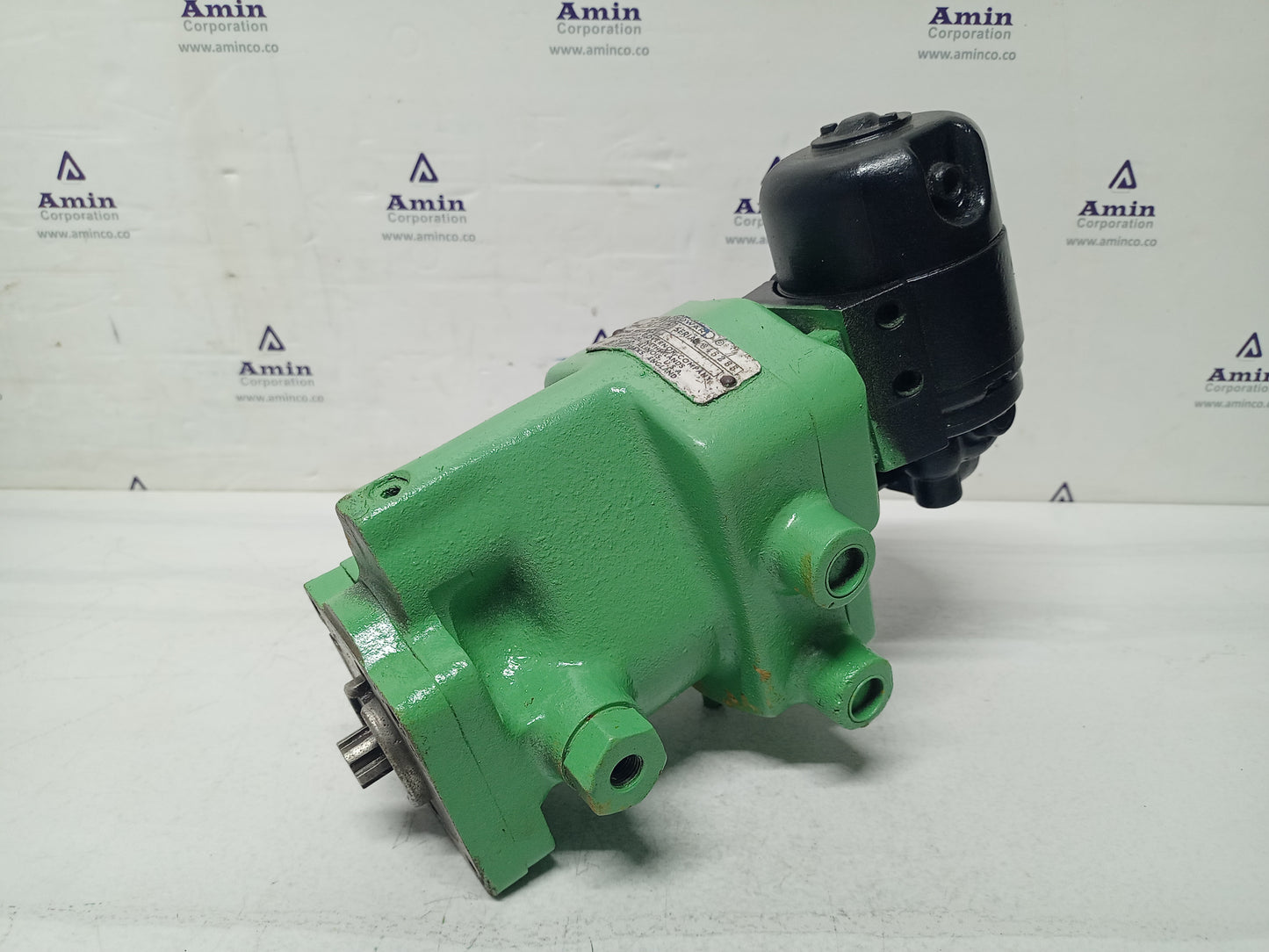 Woodward Governor Type: 04702 with motor