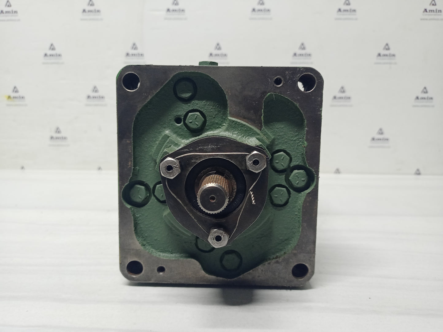 Woodward UG-8 Governor part No.: 8522-546 RPM: 700-1415