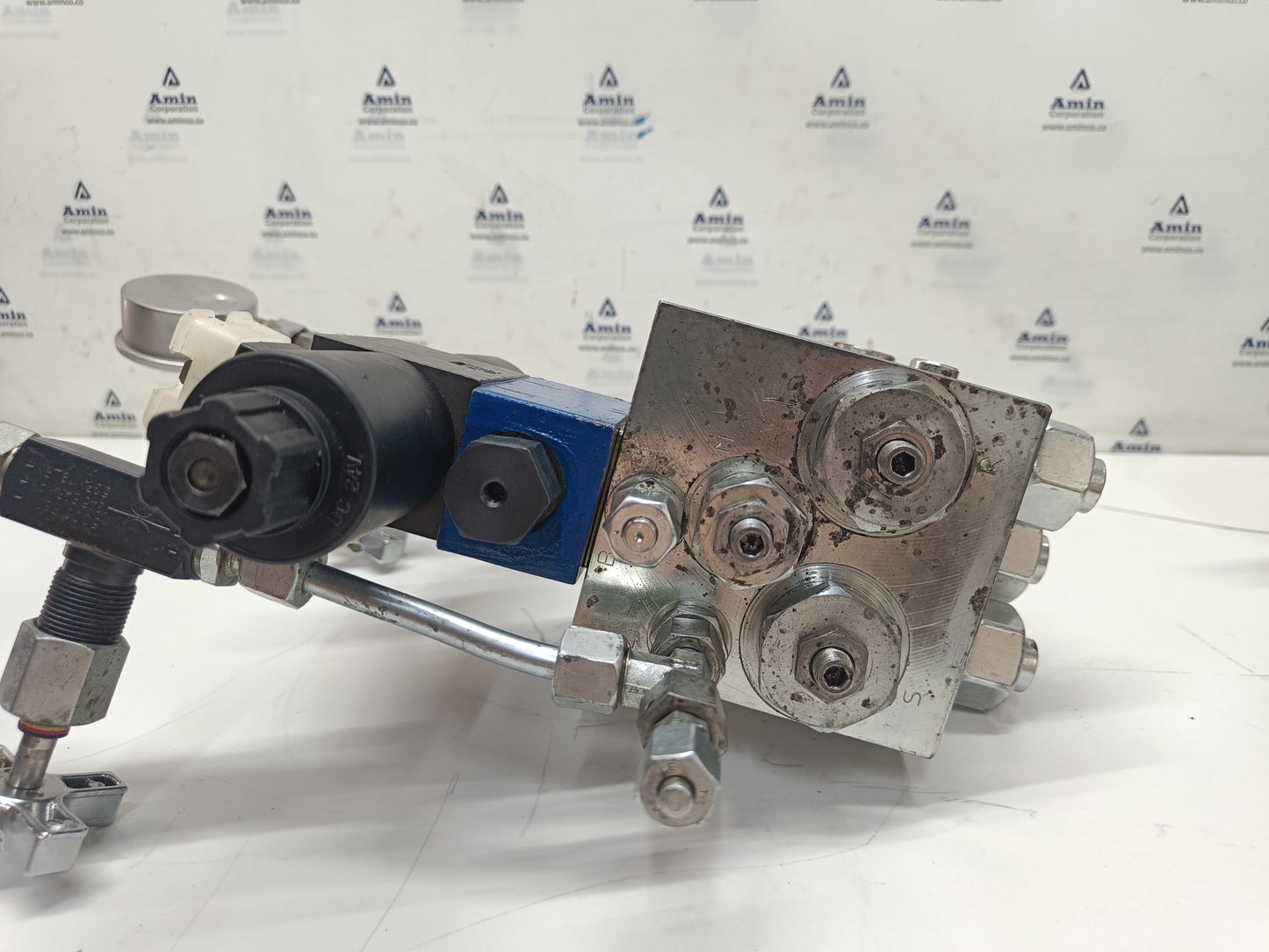 Parker 8F4661C Hydraulic Control Block - NEW 'for price send a message'