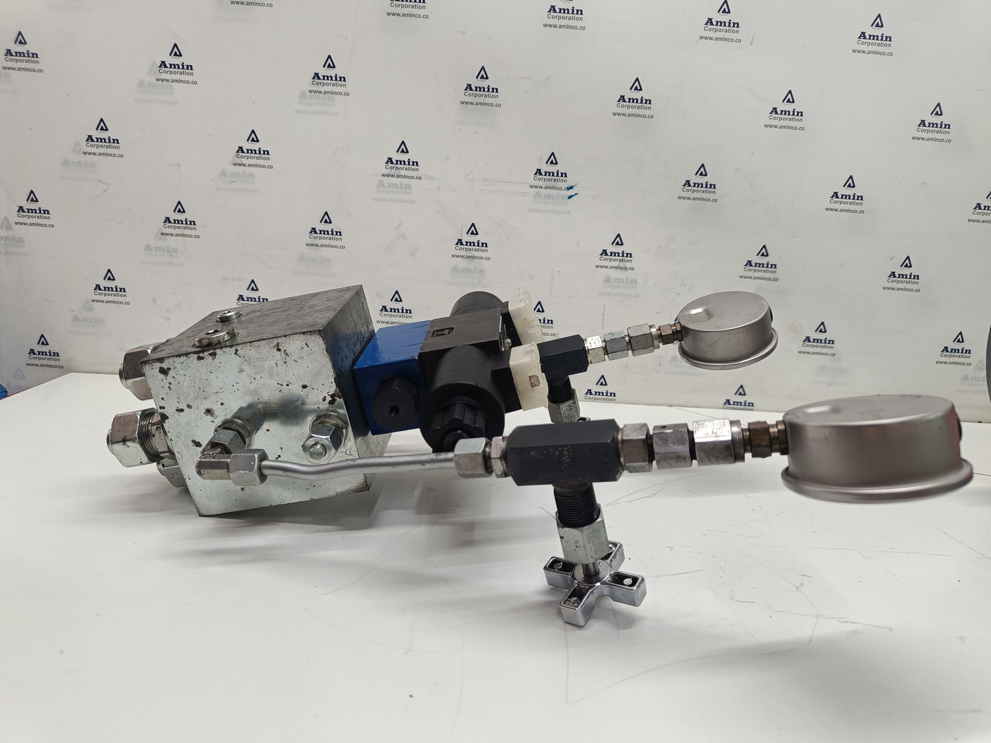 Parker 8F4661C Hydraulic Control Block - NEW 'for price send a message'
