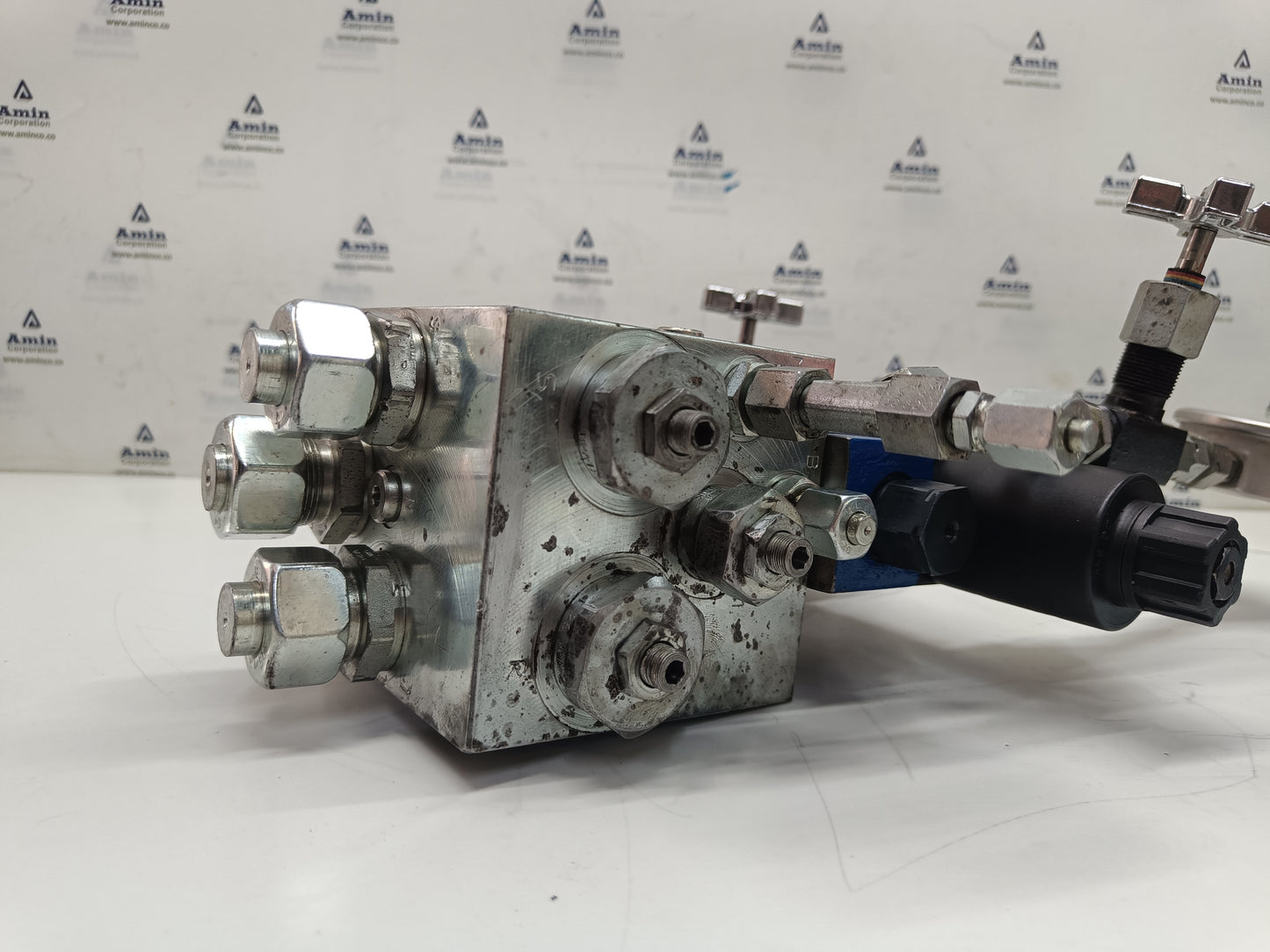 Parker 8F4661C Hydraulic Control Block - NEW 'for price send a message'