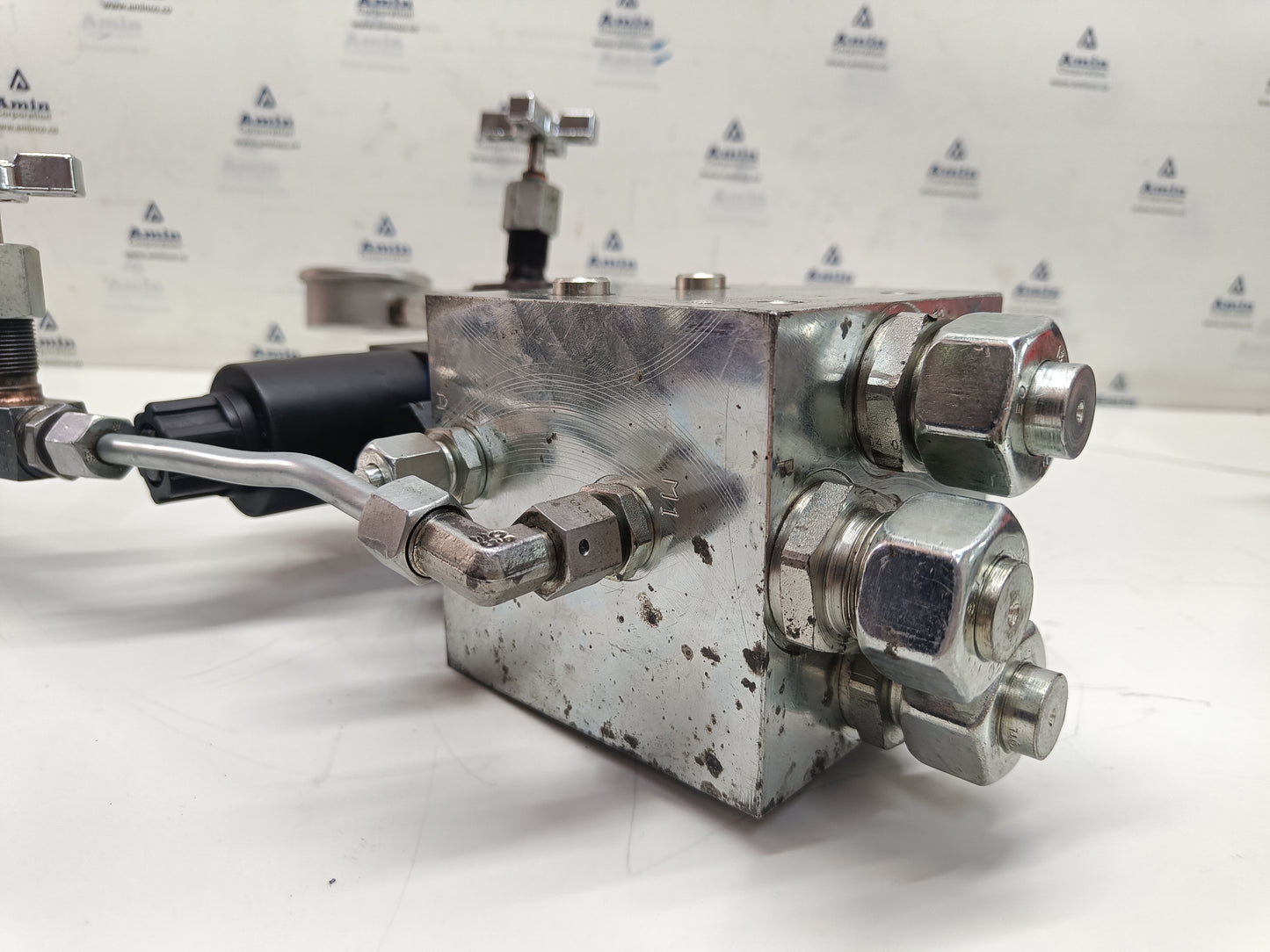 Parker 8F4661C Hydraulic Control Block - NEW 'for price send a message'
