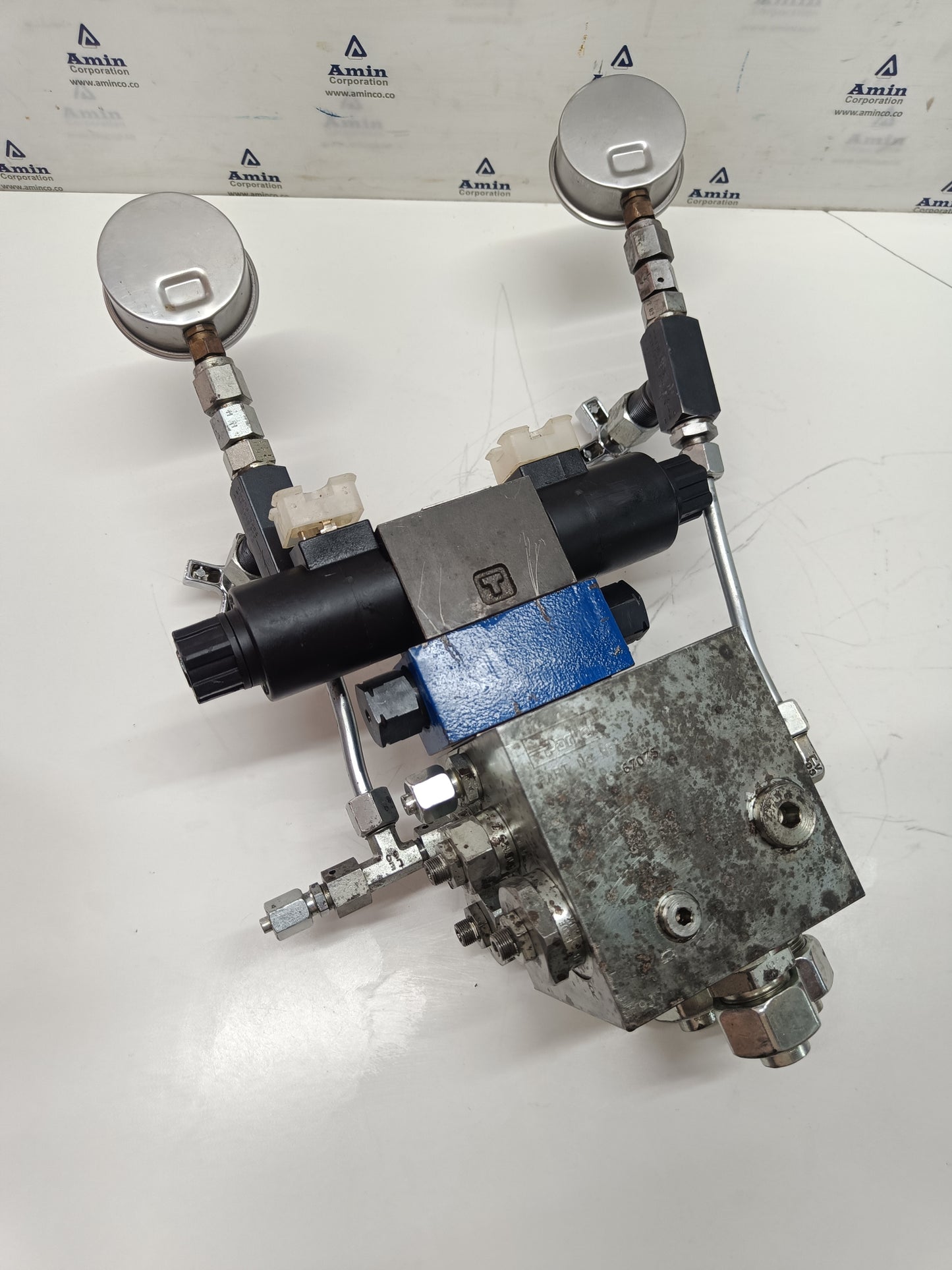 Parker 8F4661C Hydraulic Control Block - NEW 'for price send a message'