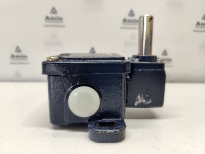 SCHMERSAL TD422-01Y-2512, AC-15, Ui 250V, Uimp 4kV Limit Switch - NEW