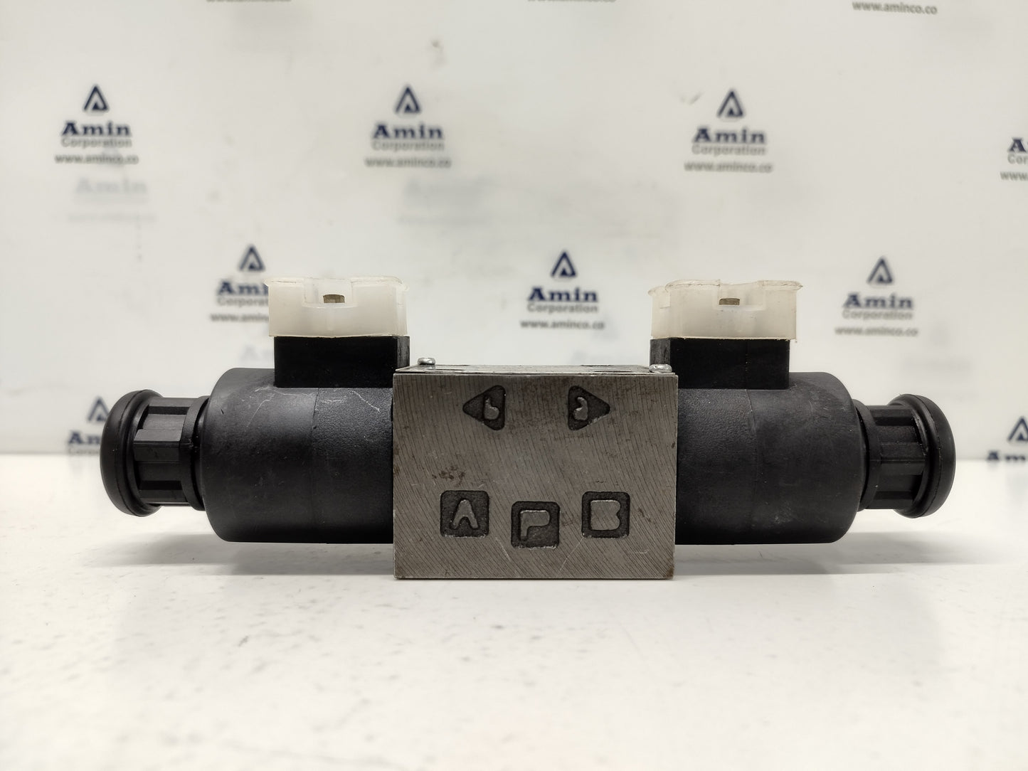 Damcos SA-G01-C6S-C230-31ES Directional control valve 160L8068 - NEW #2