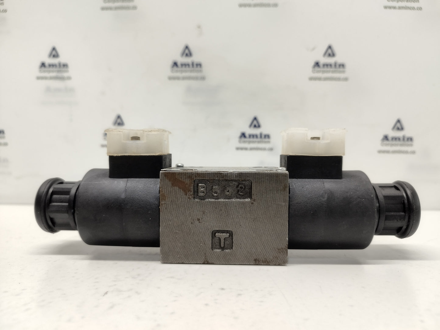 Damcos SA-G01-C6S-C230-31ES Directional control valve 160L8068 - NEW #2