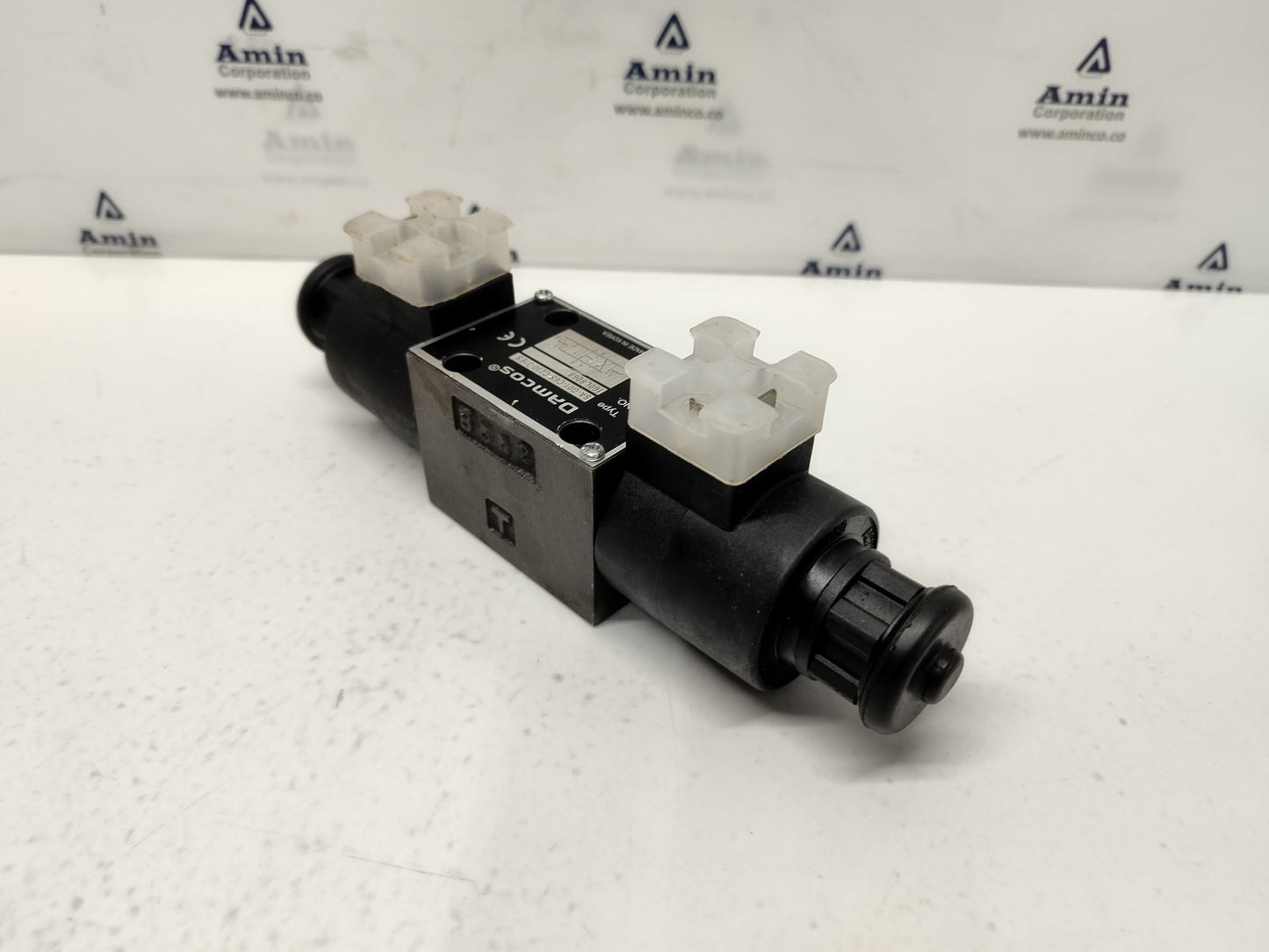 Damcos SA-G01-C6S-C230-31ES Directional control valve 160L8068 - NEW #2