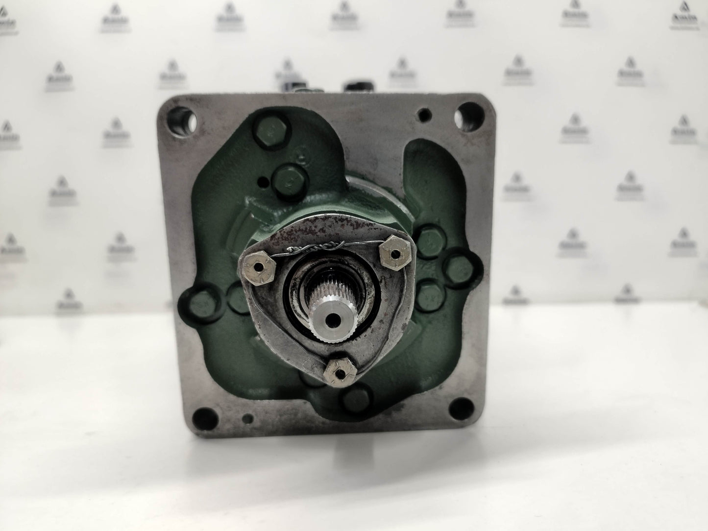 Woodward UG-8 Governor part No. : 8522-447 RPM: 500-1200 #3