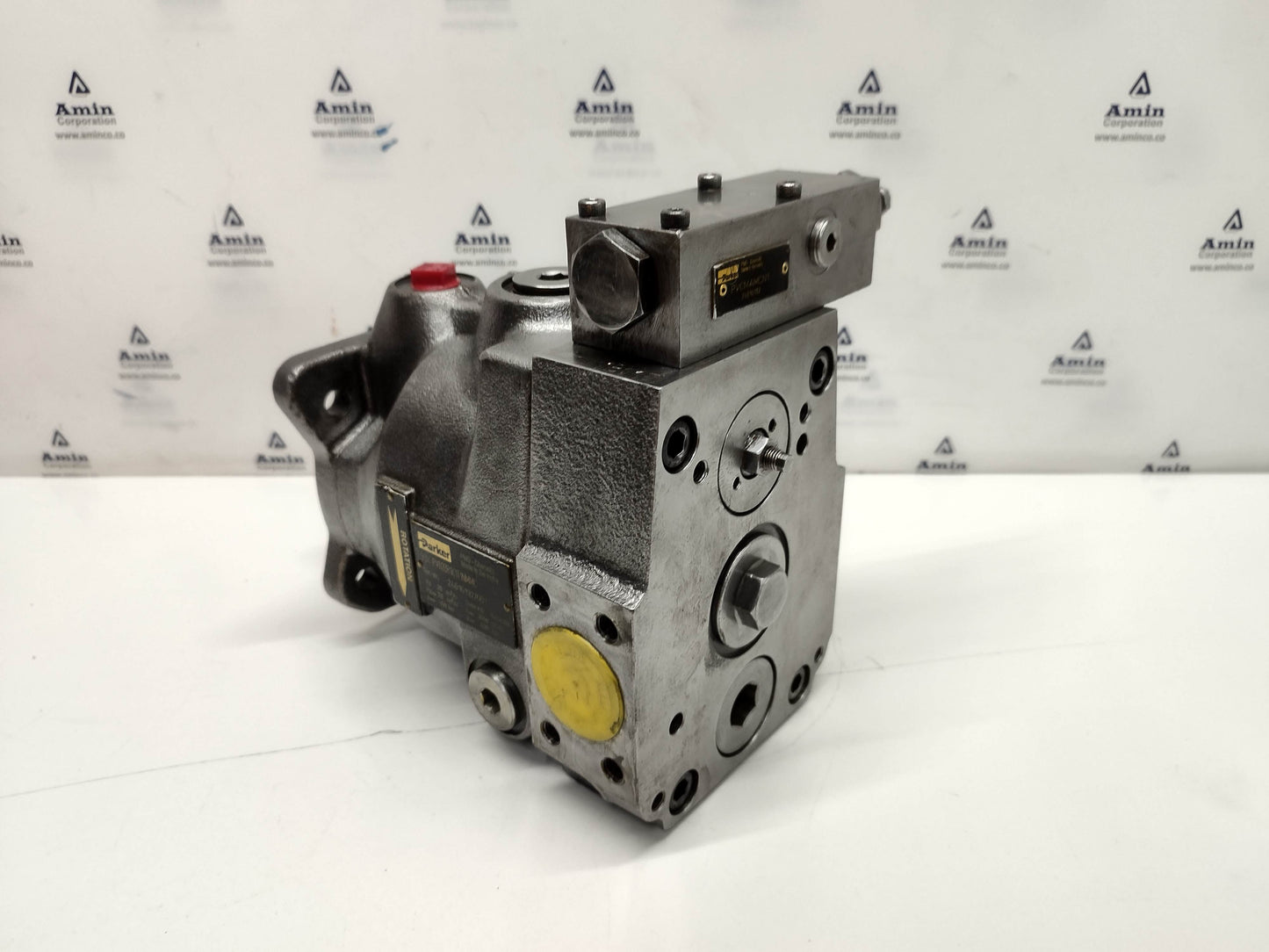 Parker PV020R1K1T1NMMC Hydraulic Axial Piston pump - NEW