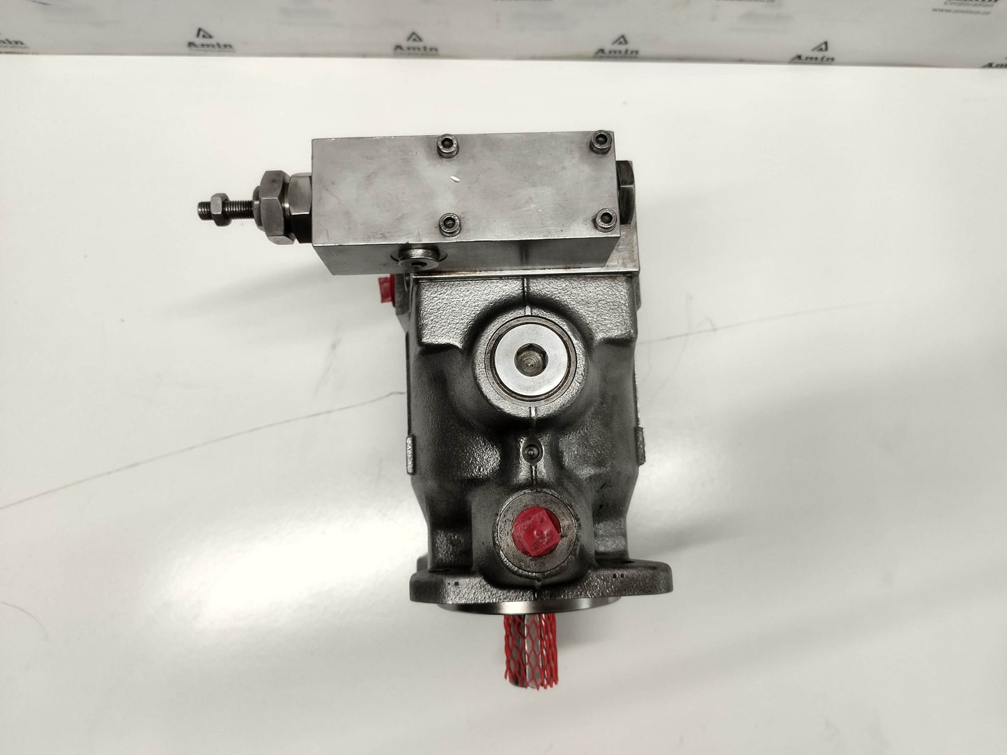 Parker PV020R1K1T1NMMC Hydraulic Axial Piston pump - NEW