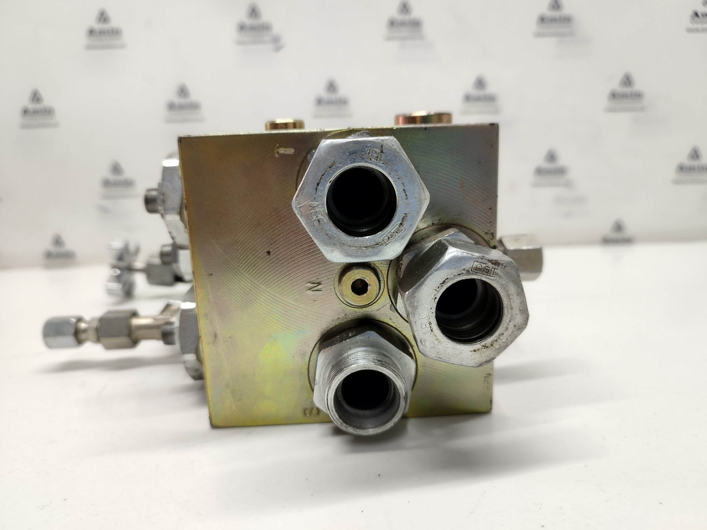 Sterling Hydraulics Limited P/N: 8F4661C Hydraulic Control Block - NEW