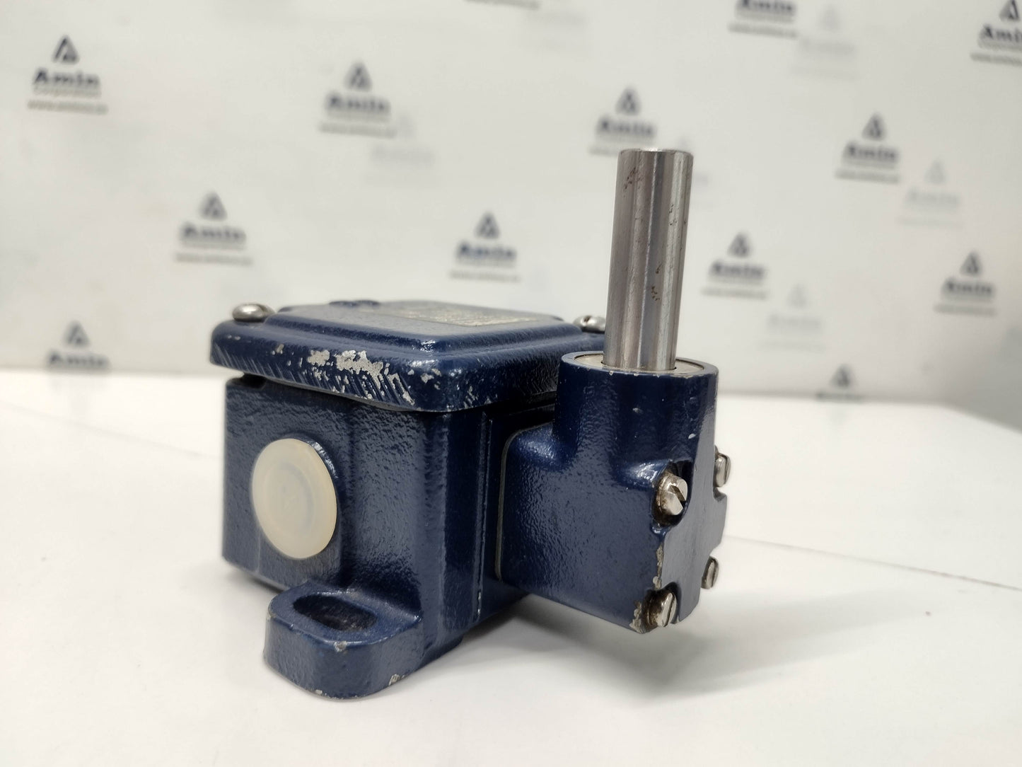 Schmersal T.422-10y-M20-1090/2186 Limit Switch 500V - NEW