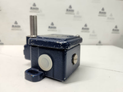 Schmersal T.422-10y-M20-1090/2186 Limit Switch 500V - NEW