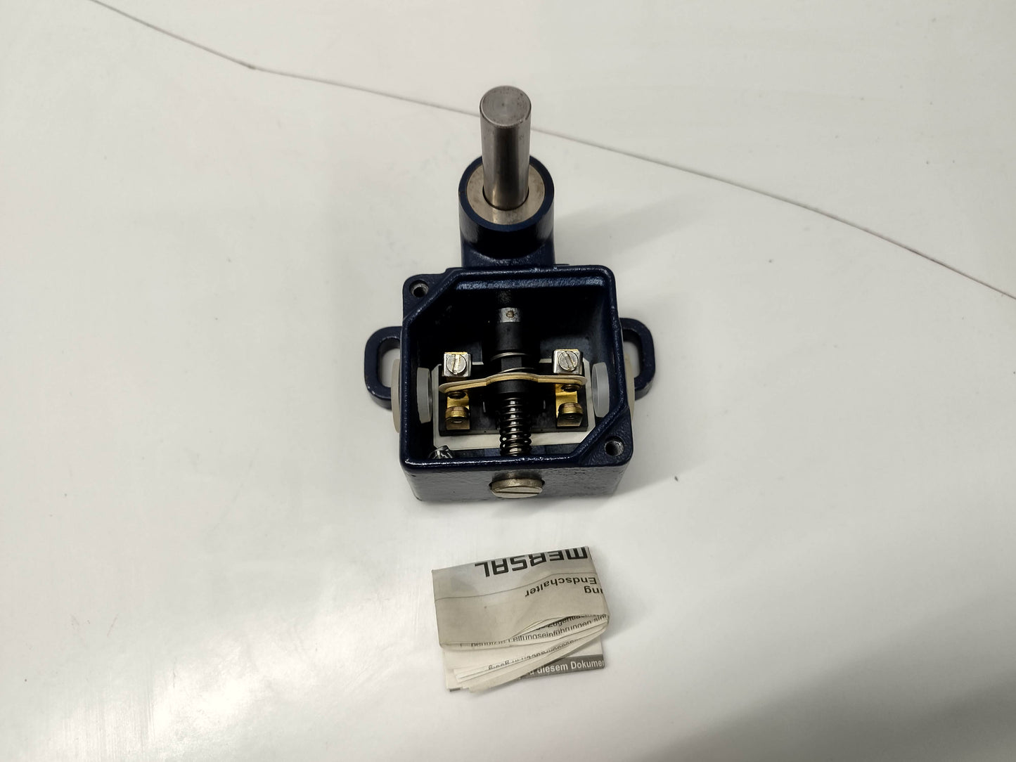 Schmersal T.422-10y-M20-1090/2186 Limit Switch 500V - NEW